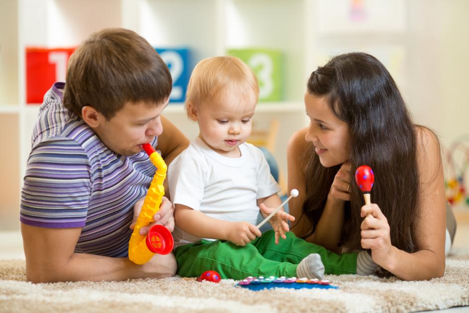 Mách mẹ 9 loại đồ chơi cho bé 1 tuổi tốt nhất