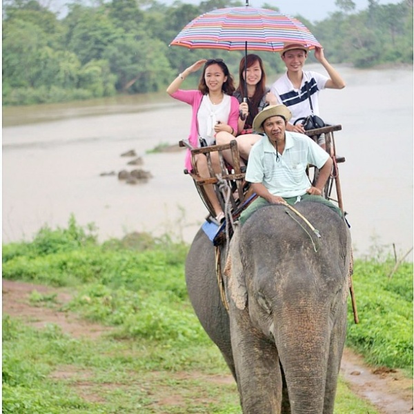 Hành trình thưởng ngoạn khu du lịch sinh thái Đá Tiên