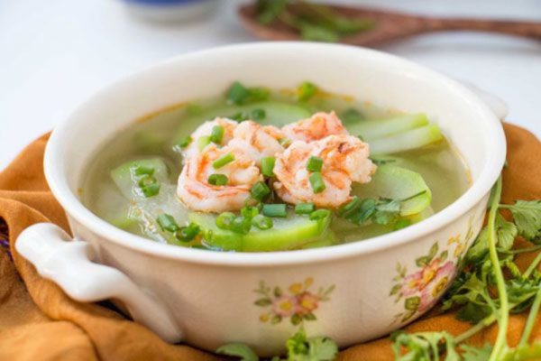 Canh tôm nấu bầu