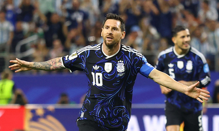 Messi đá 30 phút vẫn có siêu phẩm, Argentina toàn thắng vòng bảng World Cup 2026