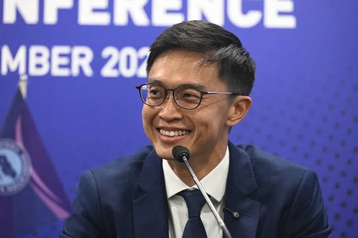 HLV Singapore: Đội tuyển Việt Nam không phải đối thủ dễ đối phó